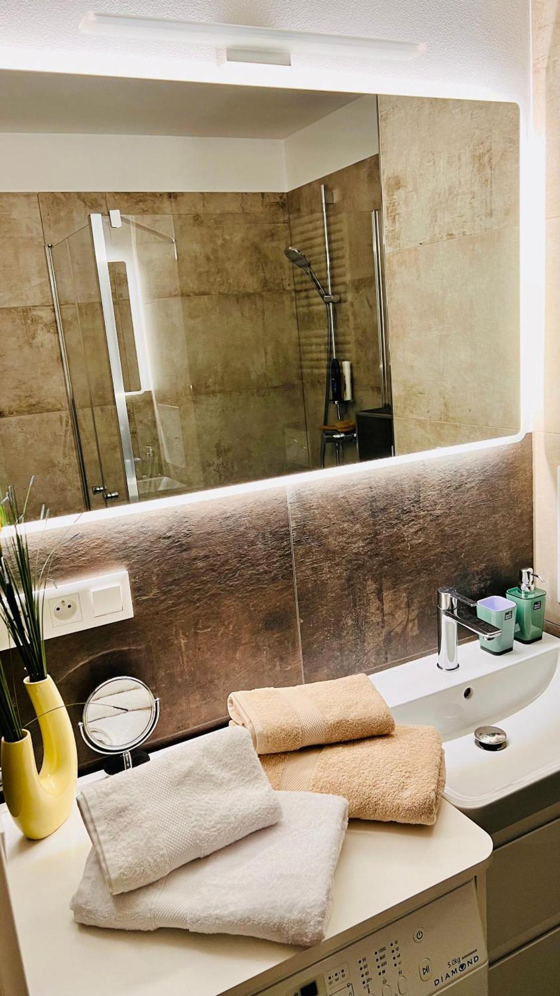 Residence Kolonada 60 Square Meters 2 Rooms Apartment In Best Location Direct At Famous Colonnade And Singing Fountain Mariënbad Buitenkant foto